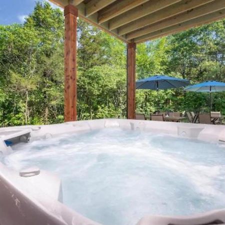 Premier Retreat With Hot Tub, Theater & Pool Table Villa Hollister Exteriör bild