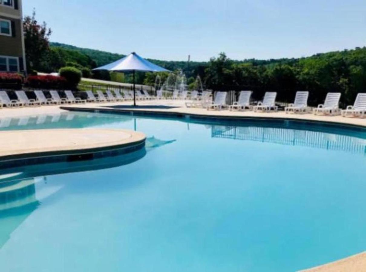 Premier Retreat With Hot Tub, Theater & Pool Table Villa Hollister Exteriör bild