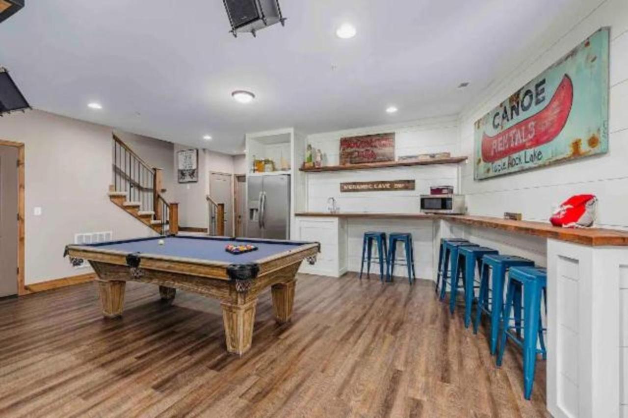 Premier Retreat With Hot Tub, Theater & Pool Table Villa Hollister Exteriör bild