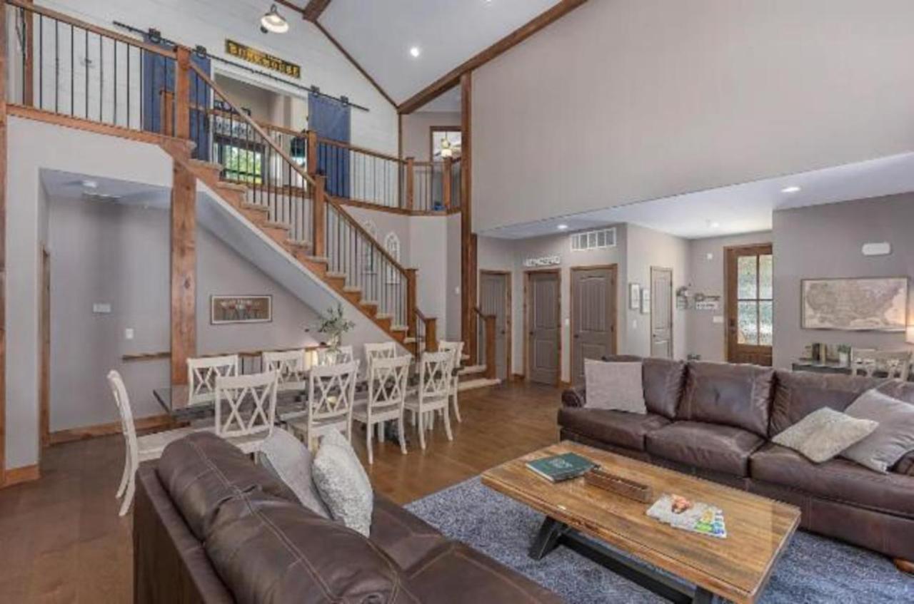 Premier Retreat With Hot Tub, Theater & Pool Table Villa Hollister Exteriör bild